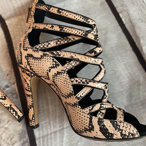 Derek Lam Snake Print Caged heels size 7 - Picture 15 of 16